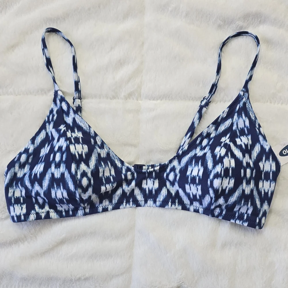 NWT Old Navy Blue and White Ikat Print Swim Top ONLY Size L